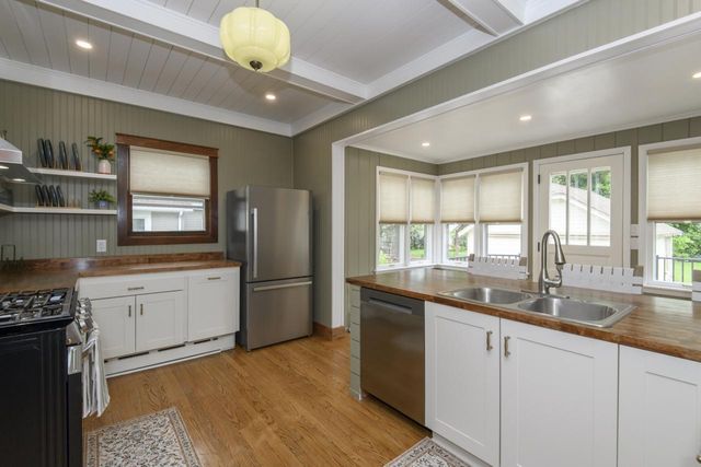 210 Park AVENUE, Mukwonago, WI 53149