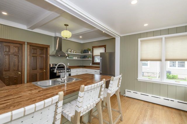 210 Park AVENUE, Mukwonago, WI 53149