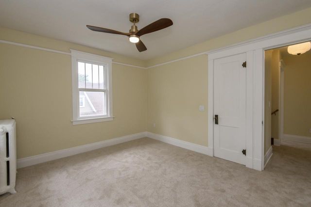 210 Park AVENUE, Mukwonago, WI 53149