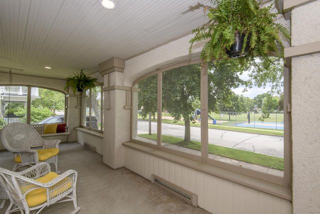 210 Park AVENUE, Mukwonago, WI 53149