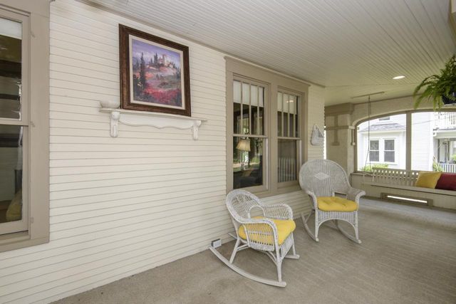 210 Park AVENUE, Mukwonago, WI 53149