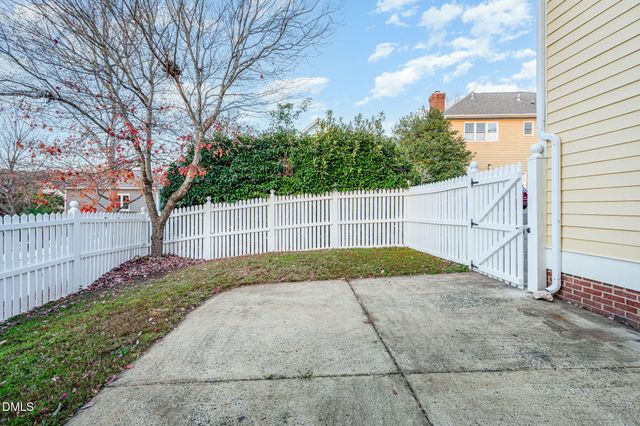 102 Winston Ridge Drive, Chapel Hill, NC 27516