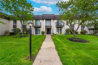 8381 N Akins Road H-7, North Royalton, OH 44133