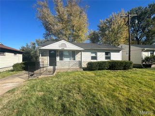 9770 Scottdale Drive, St Louis, MO 63136