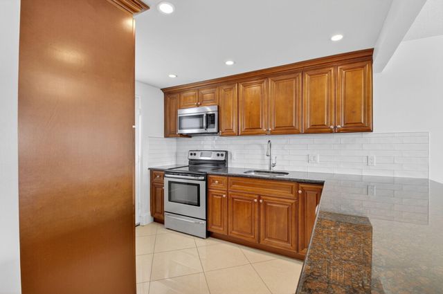5500 NW 2nd Avenue 718, Boca Raton, FL 33487