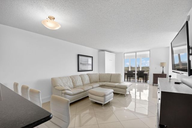 5500 NW 2nd Avenue 718, Boca Raton, FL 33487