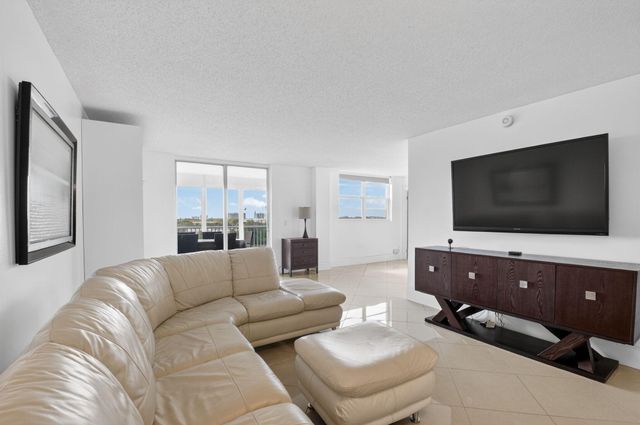 5500 NW 2nd Avenue 718, Boca Raton, FL 33487