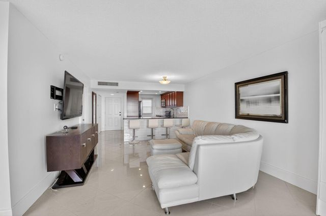 5500 NW 2nd Avenue 718, Boca Raton, FL 33487