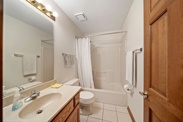 759 Feather Sound Drive, Bolingbrook, IL 60440