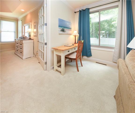 917 Redleafe CIR, Chesapeake, VA 23320
