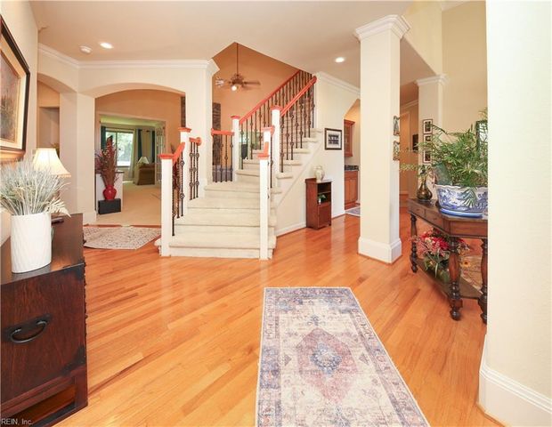 917 Redleafe CIR, Chesapeake, VA 23320