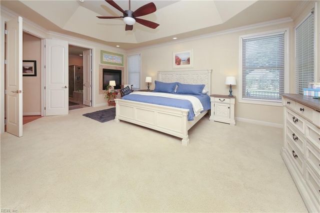 917 Redleafe CIR, Chesapeake, VA 23320