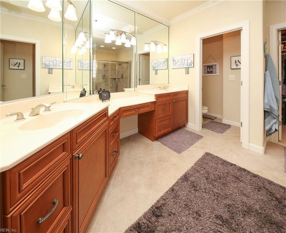 917 Redleafe CIR, Chesapeake, VA 23320