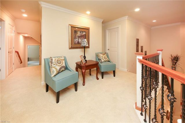 917 Redleafe CIR, Chesapeake, VA 23320