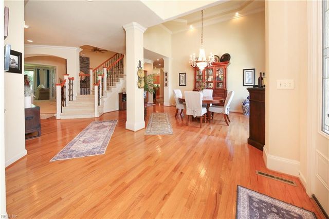 917 Redleafe CIR, Chesapeake, VA 23320