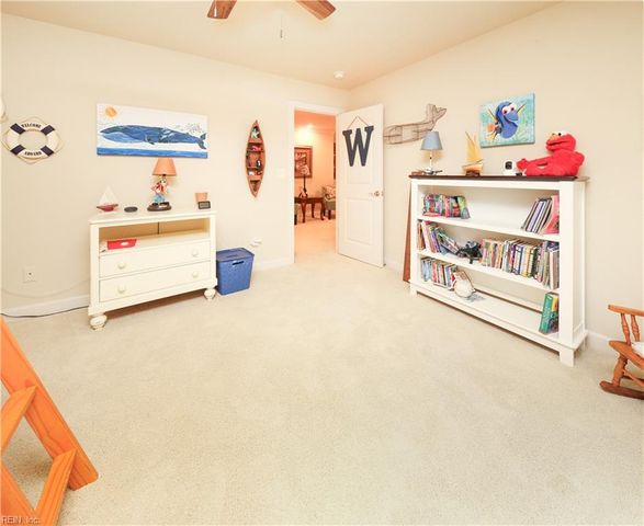 917 Redleafe CIR, Chesapeake, VA 23320