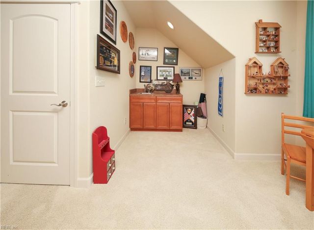917 Redleafe CIR, Chesapeake, VA 23320
