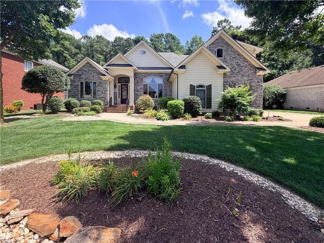 917 Redleafe CIR, Chesapeake, VA 23320