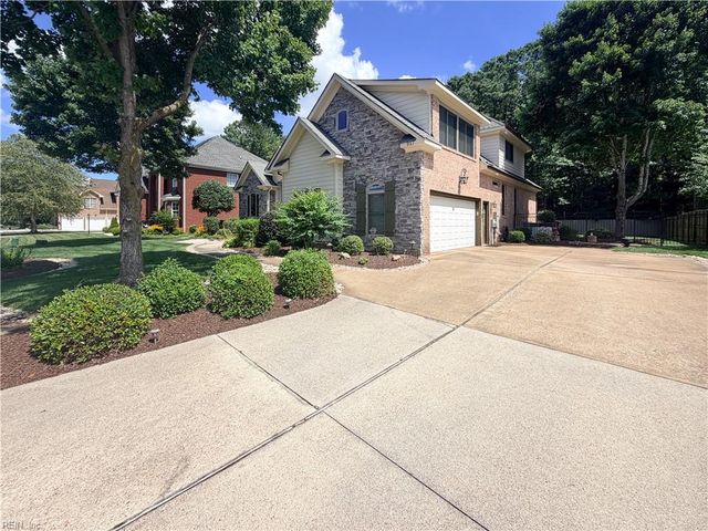 917 Redleafe CIR, Chesapeake, VA 23320