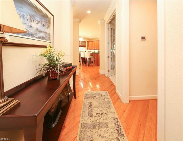 917 Redleafe CIR, Chesapeake, VA 23320
