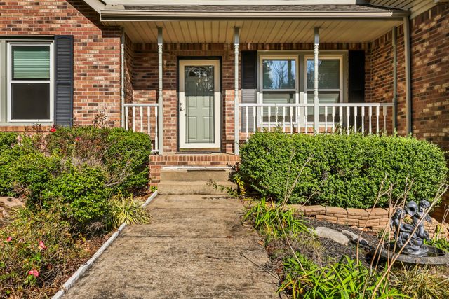 331 Dunbrook Dr, Clarksville, TN 37043