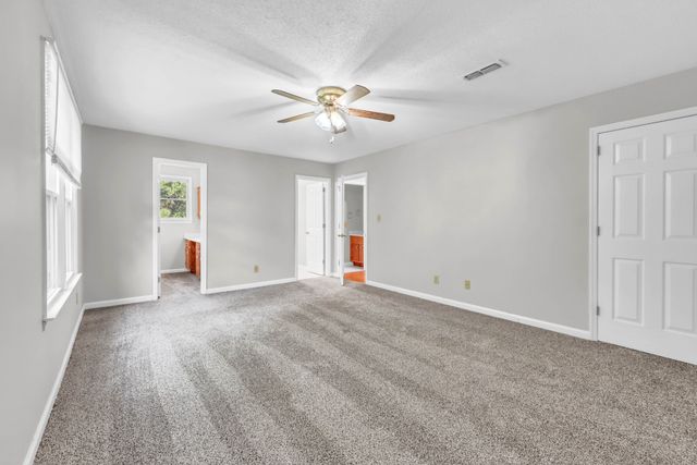 331 Dunbrook Dr, Clarksville, TN 37043