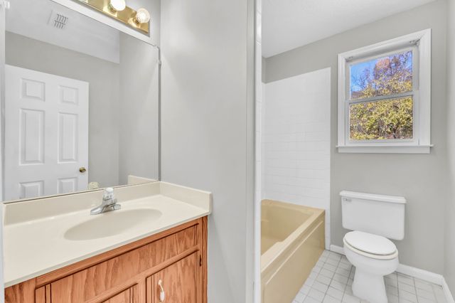 331 Dunbrook Dr, Clarksville, TN 37043