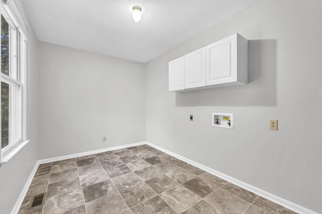 331 Dunbrook Dr, Clarksville, TN 37043