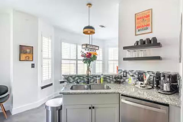 84 Anthony ST, Austin, TX 78702