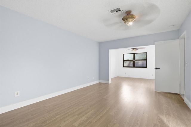 2702 NW 98th Way, Coral Springs, FL 33065