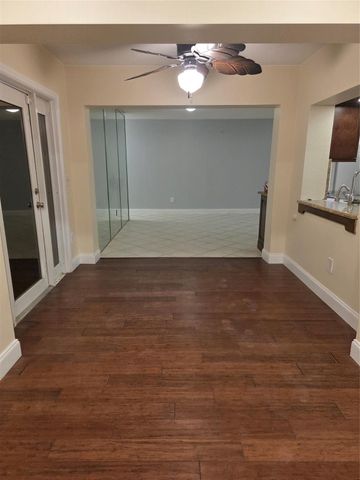 2702 NW 98th Way, Coral Springs, FL 33065