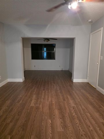 2702 NW 98th Way, Coral Springs, FL 33065