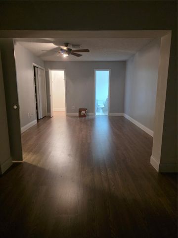 2702 NW 98th Way, Coral Springs, FL 33065