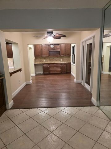 2702 NW 98th Way, Coral Springs, FL 33065