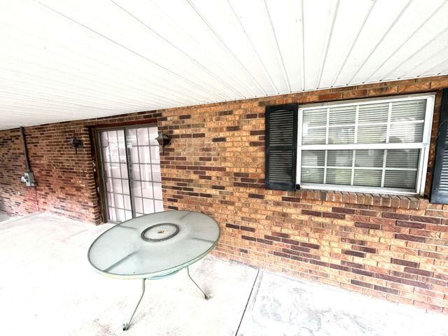 370 Chestnut Street, Benham, KY 40807