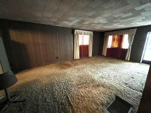 370 Chestnut Street, Benham, KY 40807