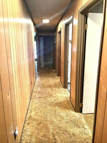 370 Chestnut Street, Benham, KY 40807