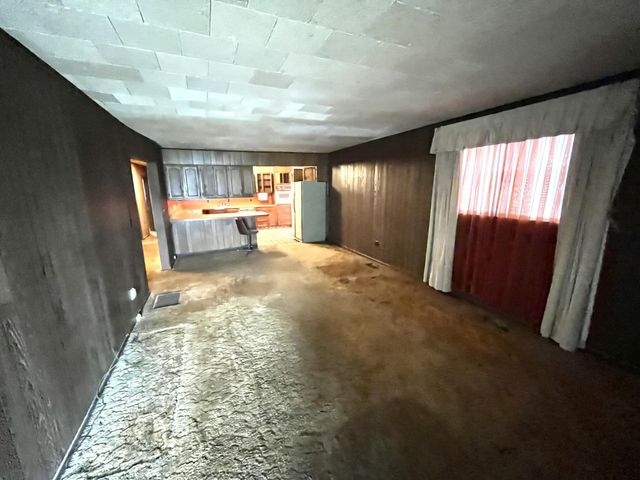 370 Chestnut Street, Benham, KY 40807