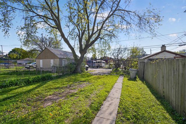 5256 N 36th STREET, Milwaukee, WI 53209