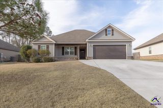 207 Kendall Court, Perry, GA 31069