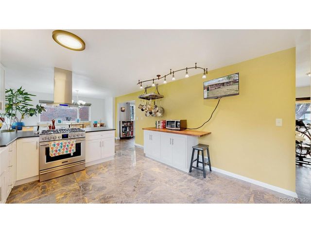 2430 Lee St, Lakewood, CO 80215