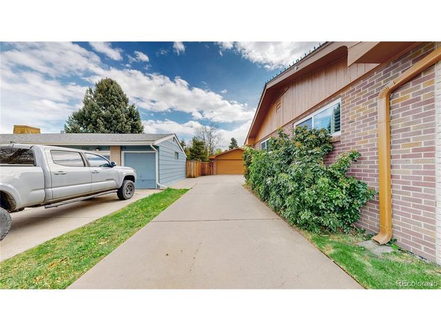 2430 Lee St, Lakewood, CO 80215