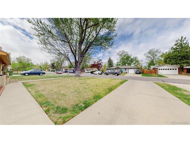 2430 Lee St, Lakewood, CO 80215