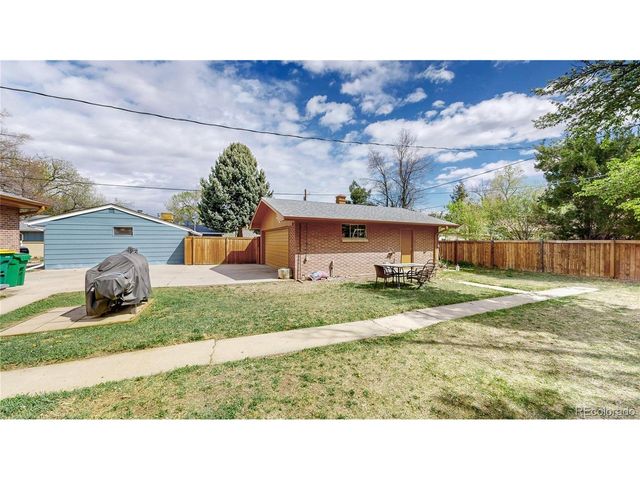 2430 Lee St, Lakewood, CO 80215