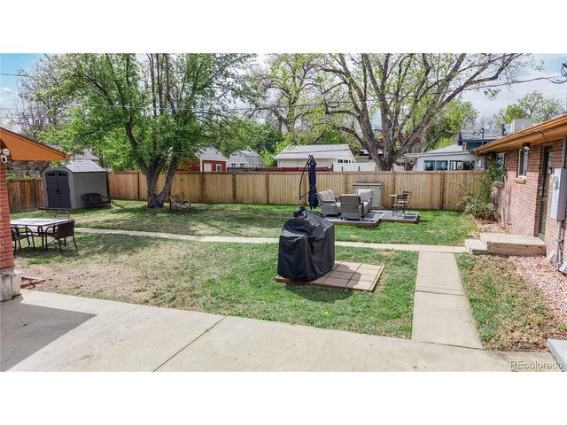 2430 Lee St, Lakewood, CO 80215