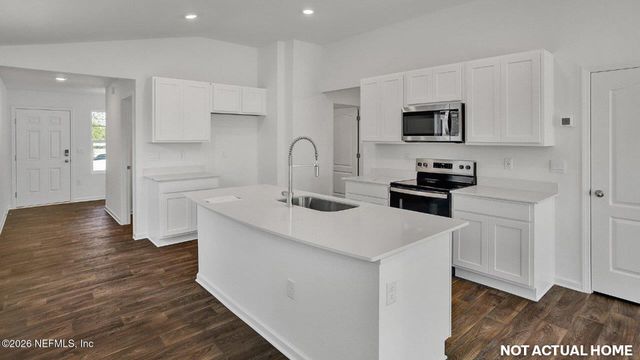 347 CHAMBERS Avenue, Yulee, FL 32097