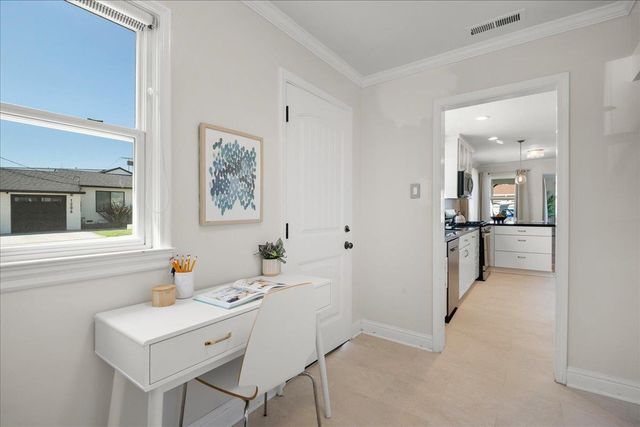 1105 Oak Avenue, Redwood City, CA 94061