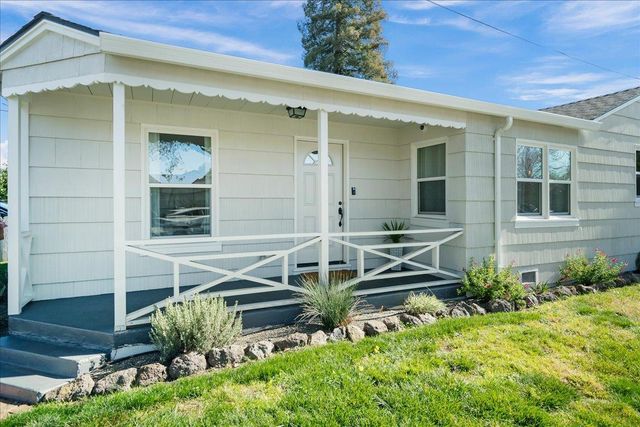 1105 Oak Avenue, Redwood City, CA 94061