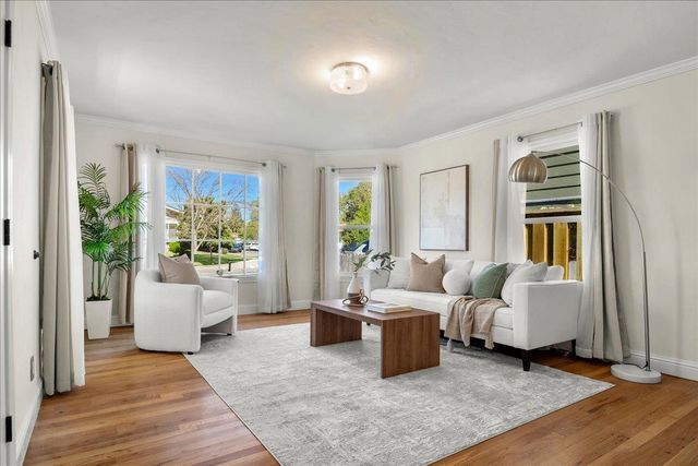 1105 Oak Avenue, Redwood City, CA 94061