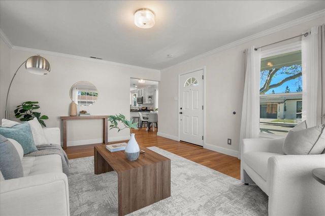 1105 Oak Avenue, Redwood City, CA 94061